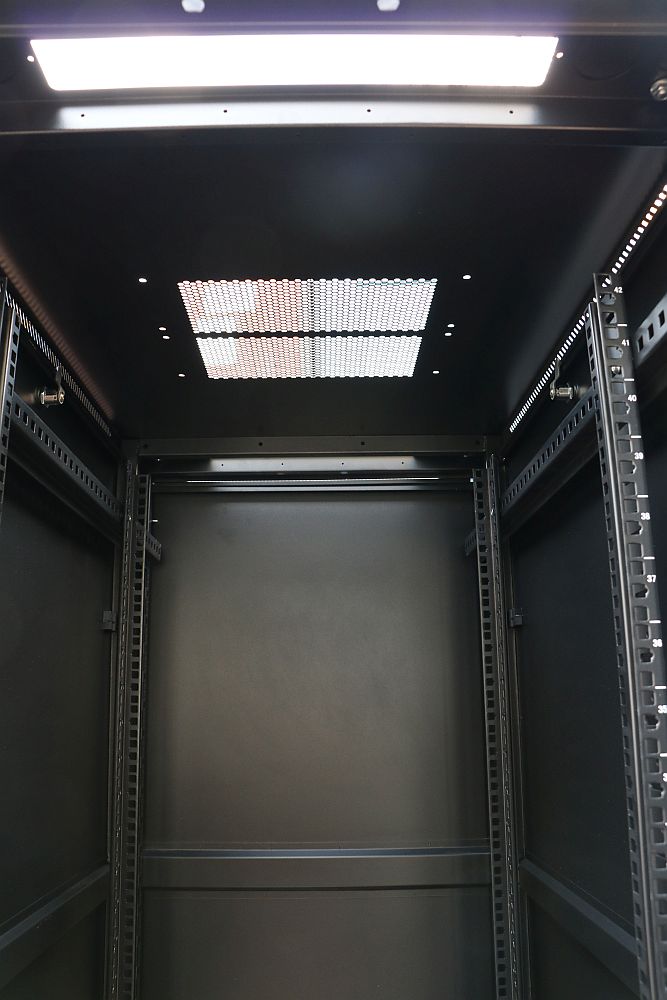 Extralink 42U 600x1000 musta, telineen kaappi, lattialle sijoitettava 6