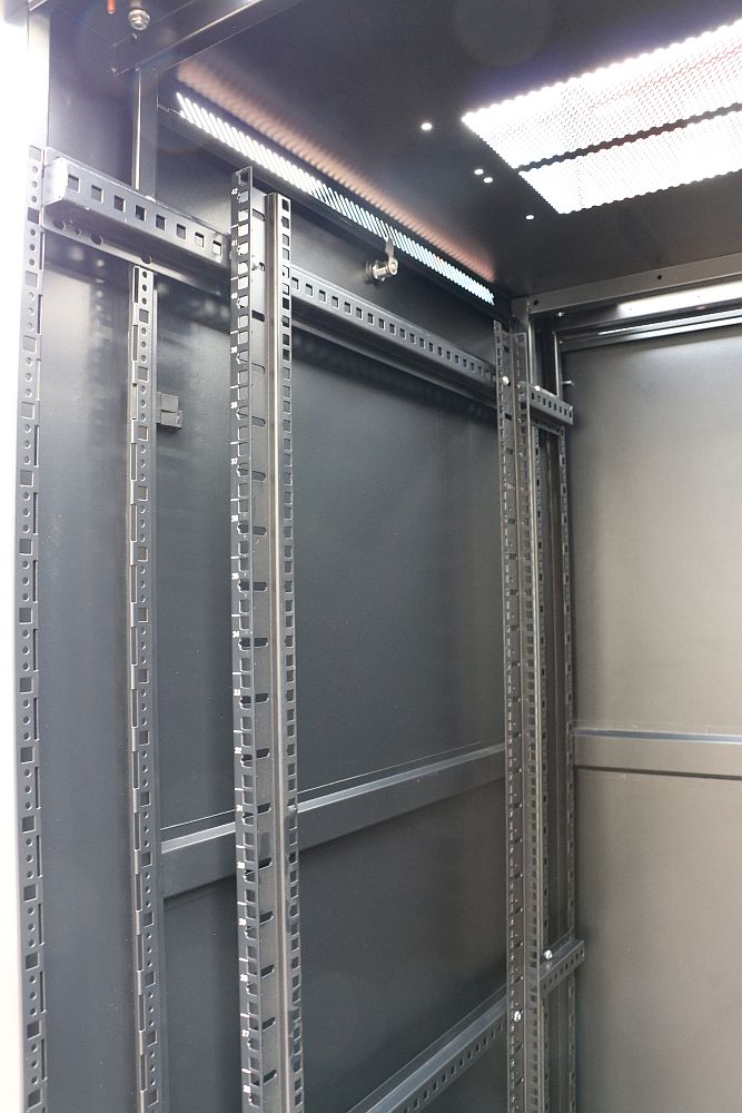 Extralink 42U 600x800 musta, telinekaappi, lattia-asennus 4